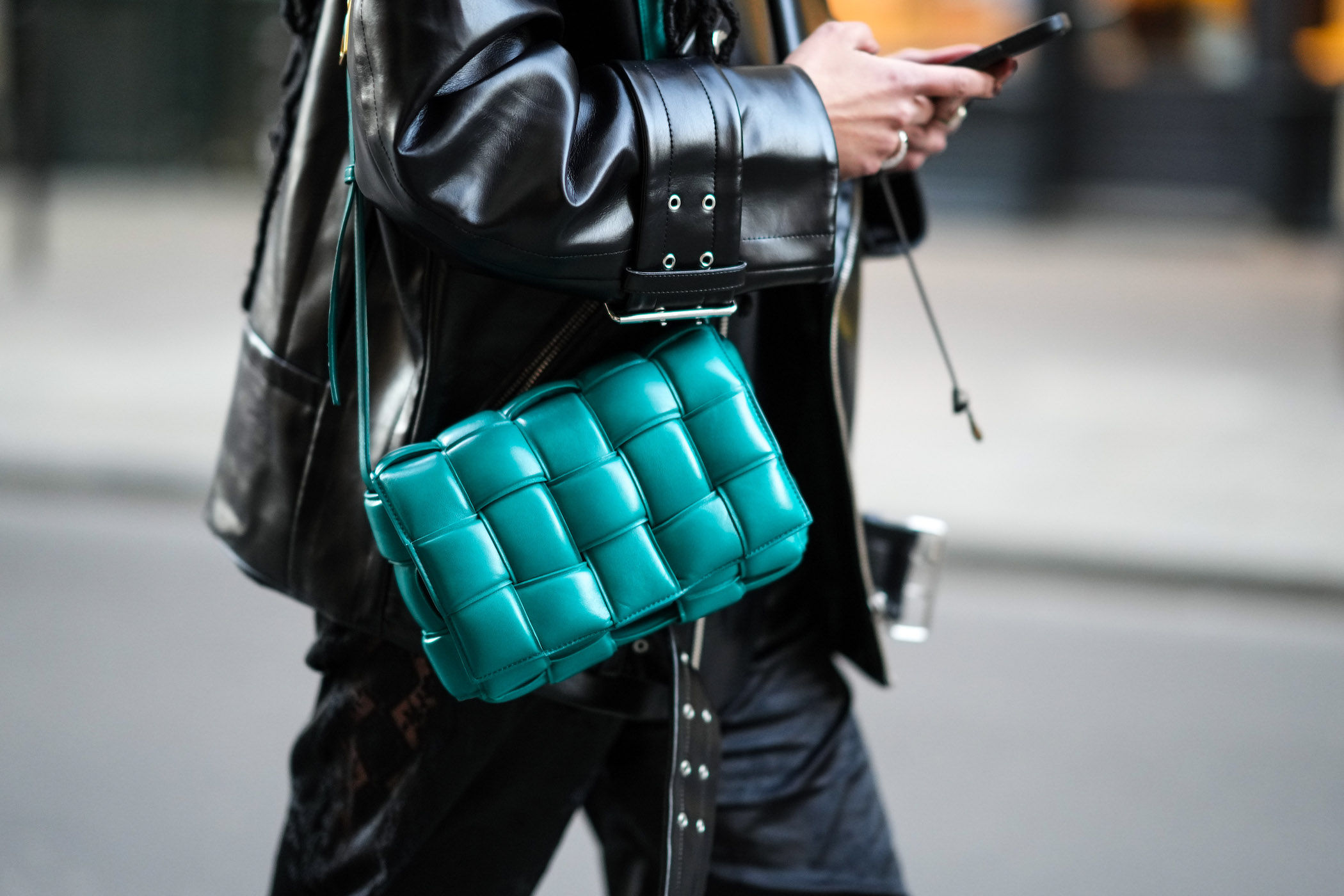 Handbag Guess and Jewelry Set: Find Women’s Crossbody Handbags and Luxury Styles
